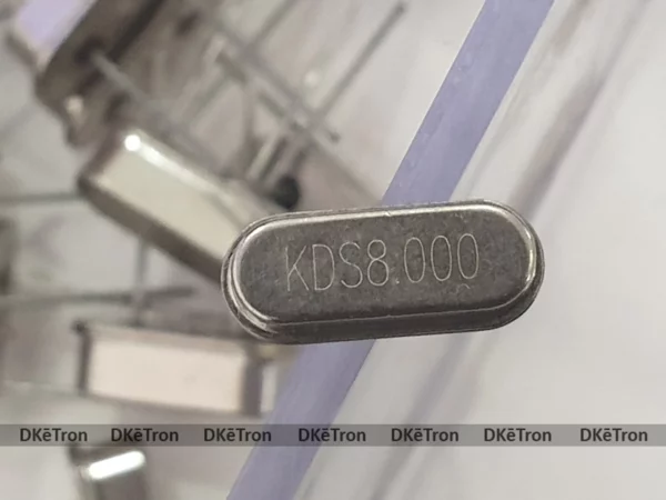 8Mhz Crystal Oscillator HC49/U Package